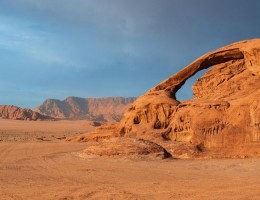 RACES DE JORDANIA CON UNA NOCHE EN EL DESIERTO DE WADI RUM 